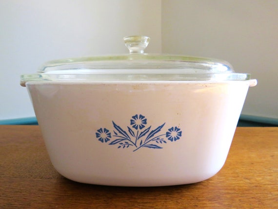 1960s Cornflower Blue P-2 1/2-B With Pyrex D-17 Lid - Etsy 1960s Cornflower Blue P-2 1/2-B With Pyrex D-17 Lid - Etsy