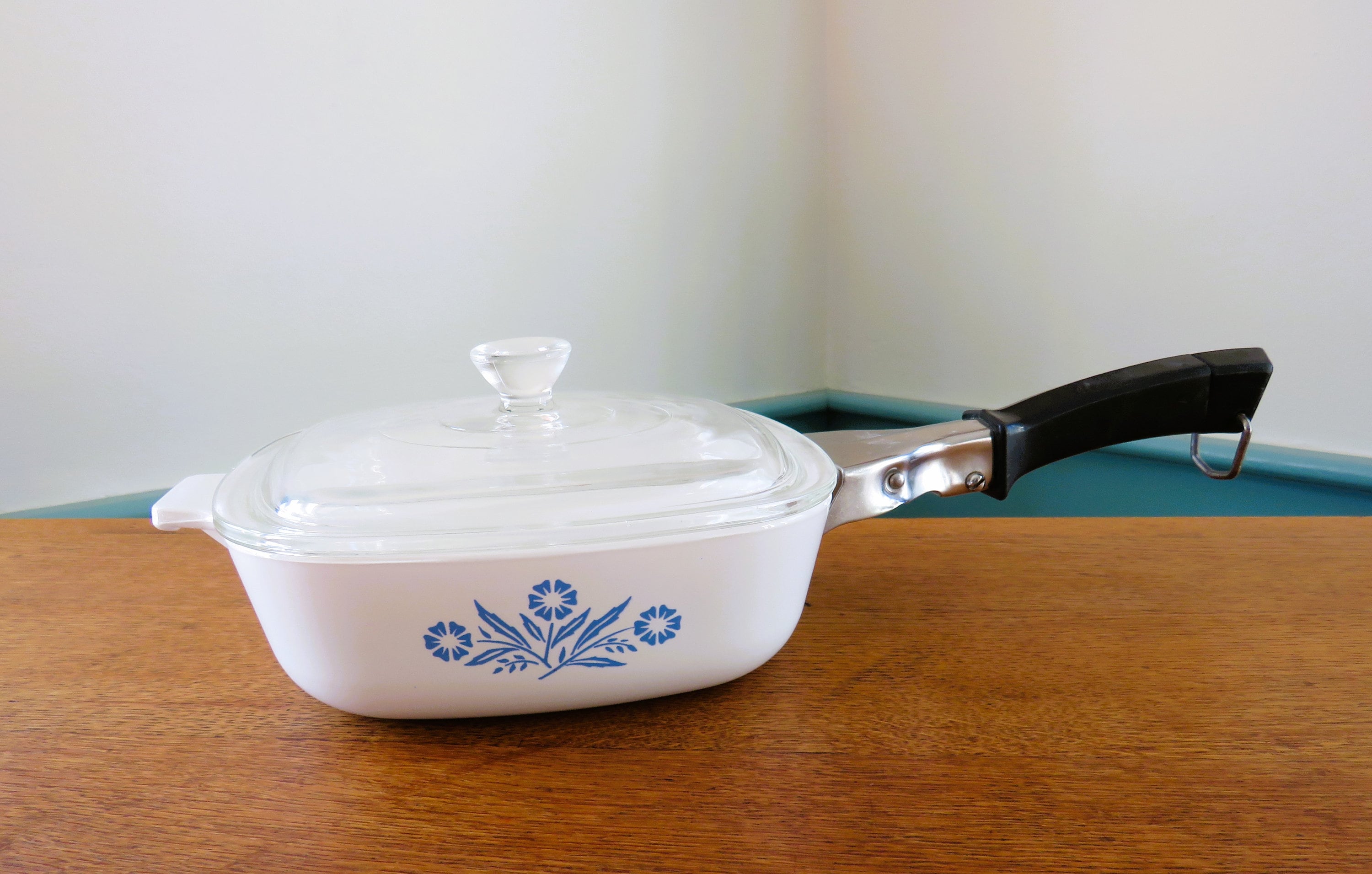 Pyrex #817-B Blue Flameware Glass Skillet Frying Pan with Stainless Steel  Handle