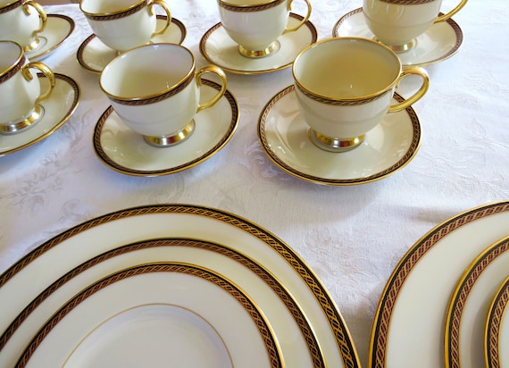 Lenox MONROE 5-piece Place Settings - Maroon, Black Band, Gold