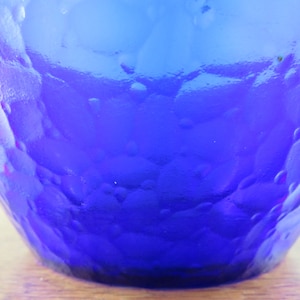 Blue Arcoroc VERCORS Sapphire Serving/ Salad bowl , 8 7/8&quot;, Textured Embossed Exterior, some wear