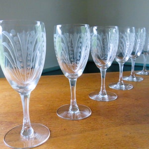 Set of 6 Art Deco Style Etched Crystal Wine Glasses/ Goblets, 8 Ounces