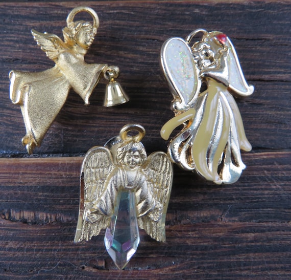 3 broches d ange dorees tous les bijoux fantaisie poinconnes Ange vous meme Etsy France