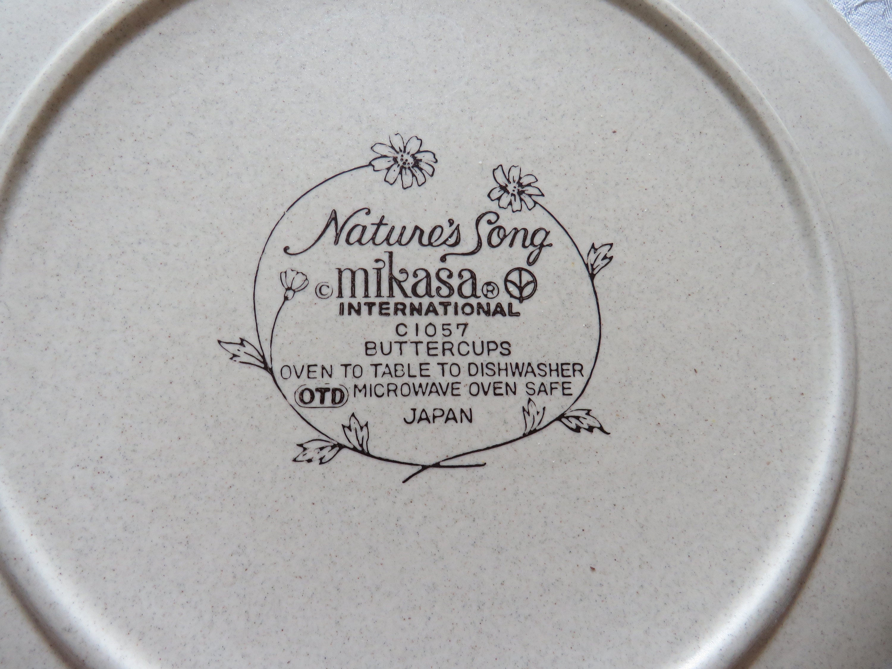 Selection of MIKASA Buttercups, Nature's Song Plates, Including