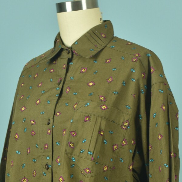 Oldstock 90s Olive Green Boxy Top - Long Sleeve Button-Down w/ Print