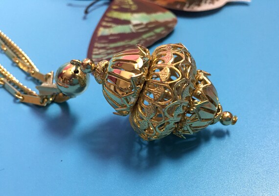 Vintage Cage Pendant Necklace - Gold tone double … - image 4