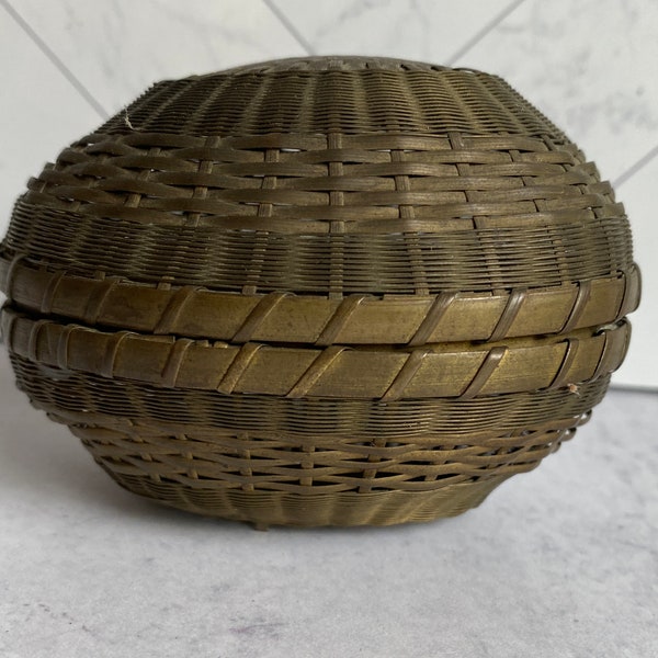 Antique Metal Woven Basket Trinket Box-Egg Shaped Sewing/Thimble Box Necessaire-Collectible Jewelry Box-Vintage Sewing Notions-Cottagecore