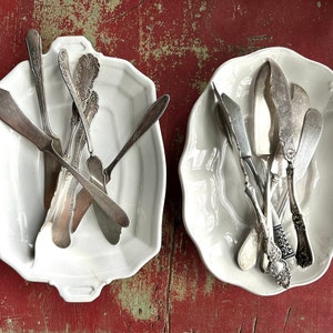 Antique Vintage Butter Knives-6 Assorted for Flatware Crafts-Upcycle Jewelry-Master Butter Knife-Ornate Silver Plate Spreaders-Holiday Table