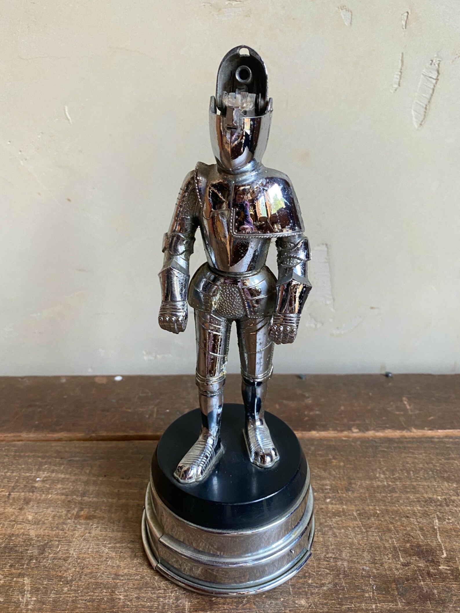 Vintage 1960s Musical Knight in Armor Table LighterNovelty Etsy