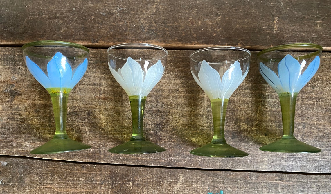 Verres à cordial ou apéritif en verre d'art coloré pour liqueurs et