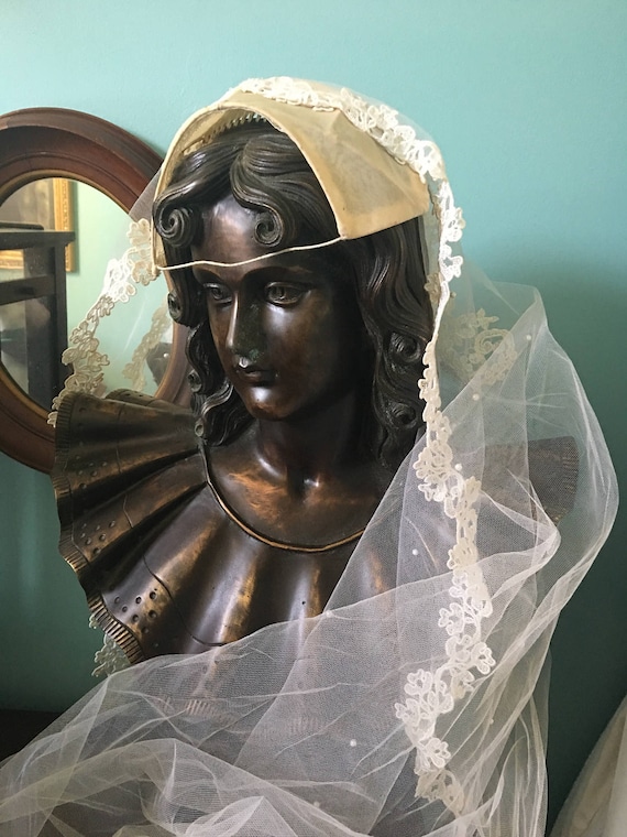Vintage lacey bridal wedding head dress accessory