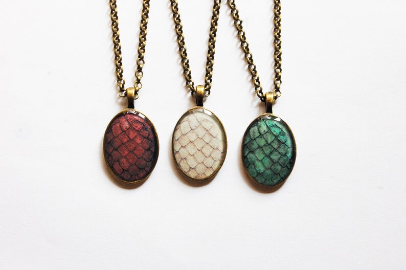 Game of Thrones Jewelry Dragon Egg Pendant The Khaleesi Dragon Egg Necklace in Bronze Tone Dragon Egg Necklace Daenerys Necklace