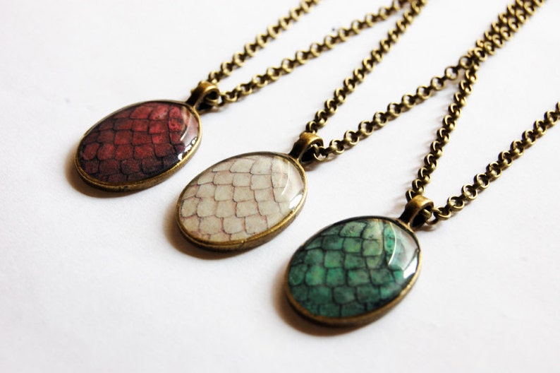 Game of Thrones Jewelry Dragon Egg Pendant The Khaleesi Dragon Egg Necklace in Bronze Tone Dragon Egg Necklace Daenerys Necklace