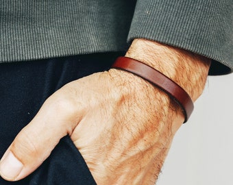 Mens Leather Bracelet Custom Engraved - Anniversary Gift for Boyfriend Personalized Gifts Hidden Message Bracelet, Fiancé Gift for Christmas
