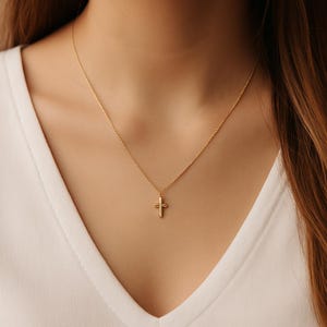 Collier croix en or femme, collier croix femme, pendentif petite croix, bijoux chrétiens, cadeau pour elle, pendentif croix en or, bijoux religieux