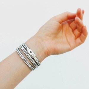 Pulsera de cuero personalizada / Regalo para el Día de la Madre para ella / Regalo personalizado para esposa, novia, mejor amiga / Regalo para colega imagen 9