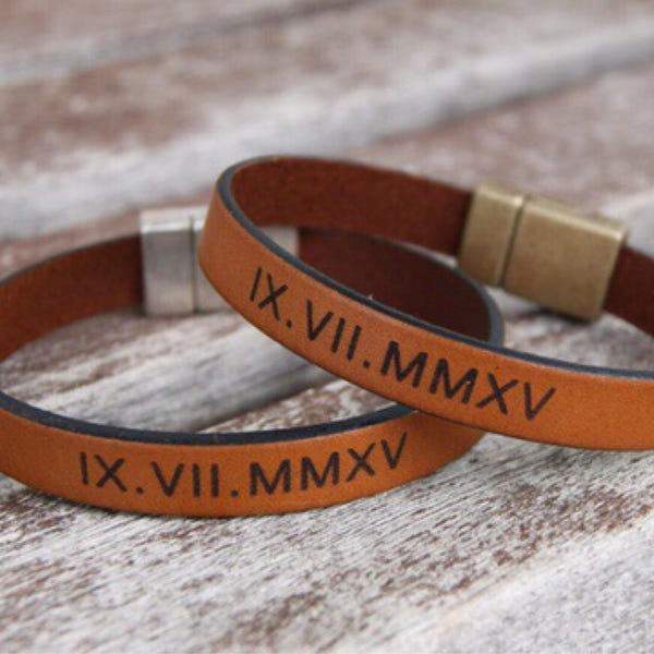 Anniversary Gift for Couple / Set of 2 Matching Bracelets / Couples Gift / Personalized Leather Bracelets / Roman Numeral Bracelet