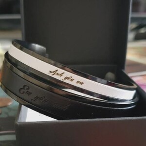 Bijoux Personaliseerbare armband voor koppels Gepersonaliseerde zijn en haar sieraden Ijzer Jubileum 6e huwelijksverjaardag Cadeaus voor stel Haar koning afbeelding 17