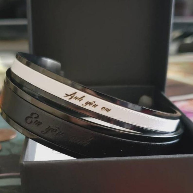 Bijoux Personaliseerbare armband voor koppels Gepersonaliseerde zijn en haar sieraden Ijzer Jubileum 6e huwelijksverjaardag Cadeaus voor stel Haar koning afbeelding 17