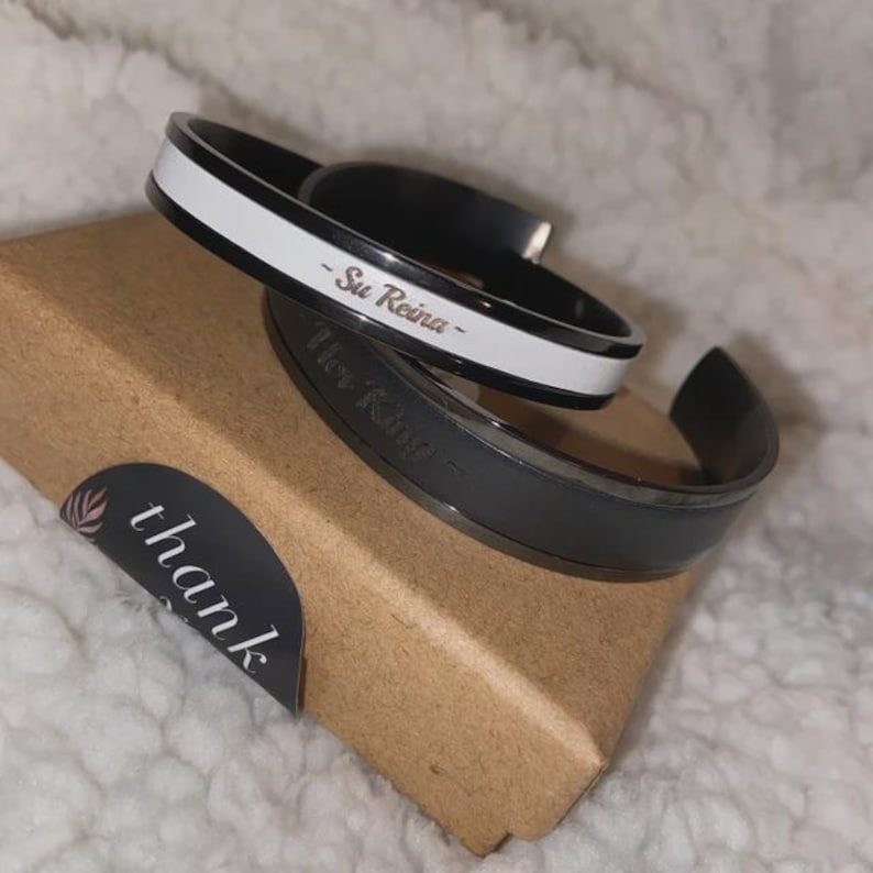 Bijoux Personaliseerbare armband voor koppels Gepersonaliseerde zijn en haar sieraden Ijzer Jubileum 6e huwelijksverjaardag Cadeaus voor stel Haar koning afbeelding 19