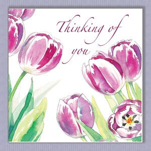 PK050 Floral Thinking of You-kaart! Een opvallende roze tulpenkaart om te laten weten dat je aan ze denkt! Ideaal als ze ver weg wonen! Ontwerp van Paula