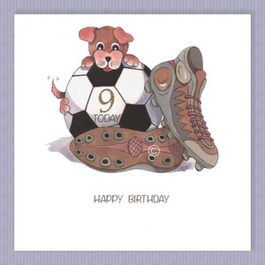 PK252 Carte d'anniversaire de football. Carte de football garçon ou fille. Surprenez-les ! Je peux ajouter n'importe quel âge pour vous. Design par Paula