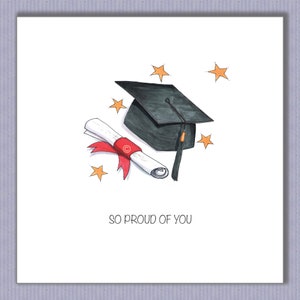 PK046 Carte de remise des diplômes de l'école/université.  Tellement fière de vous ! Carte fabuleuse à envoyer pour dire à quel point vous êtes fier de leur réalisation ! Design par Paula