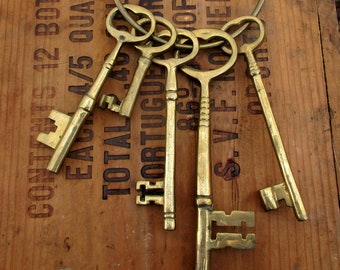 Cast Brass Skeleton Keys and Hanging Ring