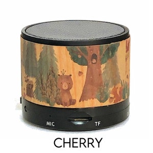 Altavoz Bluetooth de vivero de bosque, chapa de madera de cerezo real - Regalo de ducha de bebé del bosque