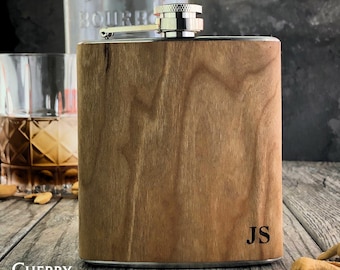 Bestseller flask, Wooden Groomsmen flask. Personalized