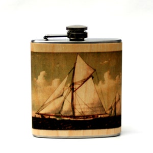 8oz RED Compass Rose Flask Hiking and Sailing Novelty 8oz RED Compass Rose Flask Hiking and Sailing Novelty