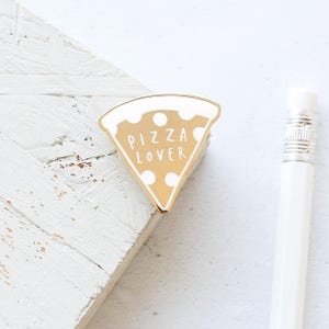 Pizza Lover Enamel Pin Gold Enamel Pin Enamel Laamel Pin Food Enamel Pin Enamel pins cadeau pour elle Pizza en émail pin ENP33 image 1