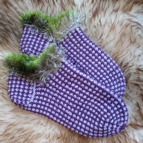 Knitted slippers,Warm wool Slippers, Slipper socks, Hand knit wool socks, color purple/lavanda size women US 11,5