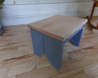 Rustic Step Stool- Medium- Stone Gray with Oak Top