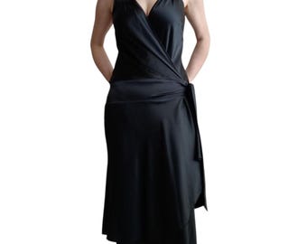 Vestido de seda negra de los años 90 con cintura caída y cinturón, inspirado en los años 20 - S