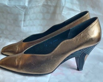 Rare Find Vintage Charles Jourdan Ivory Heeled Court Shoes Size 5 Shoes Womens Shoes Pumps 