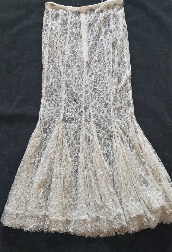 NORMA KAMALI Romantic Lace Mermaid High Waist Sk