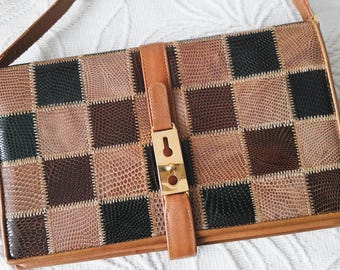 Bolso de hombro/bolso de mano vintage de piel exótica con patchwork y tres compartimentos con cremallera.
