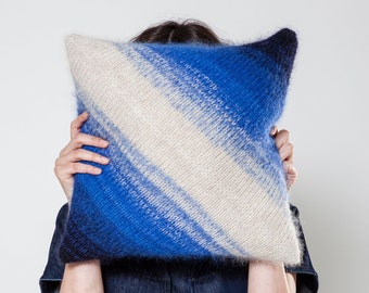 Cushion Cover Diagonal with colour gradient