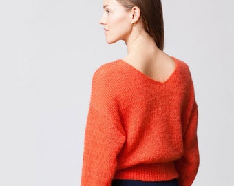 Sweater knitted with Mohair: light, soft and fluffy