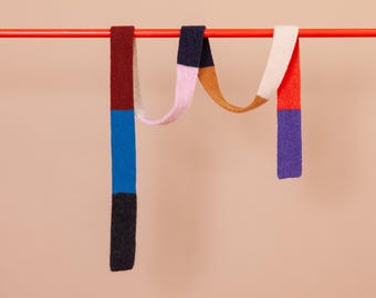 mini sciarpa lunga a righe in 10 colori realizzata in lana d'agnello