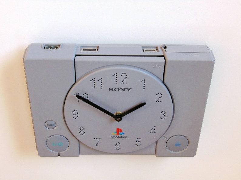 Reloj de consola clásica de Playstation 1 Decoración de la habitación del jugador Regalo de videojuego retro de Playstation Regalo de cumpleaños para jugadores Regalo de jugador clásico de PS imagen 3