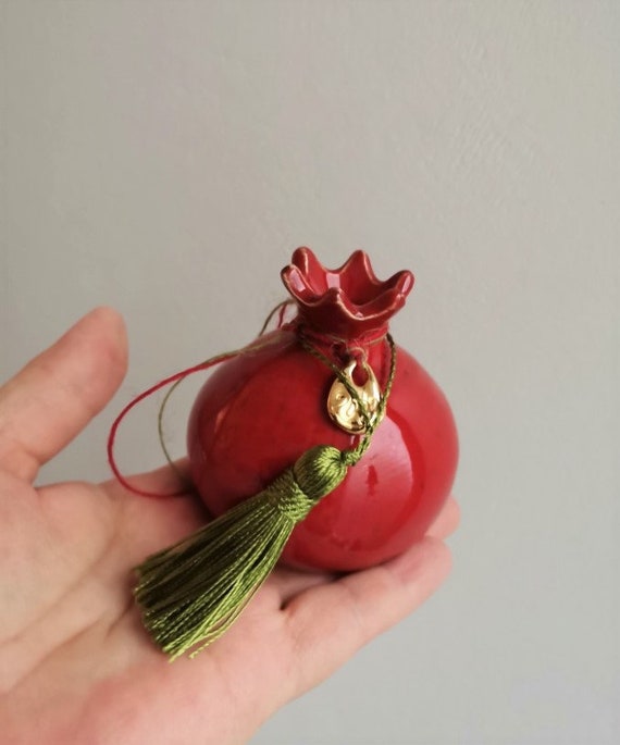 Red pomegranate vase, New Year pomegranate vase with New Year '22' lucky charm, ροδι βαζακι με γούρι '22'