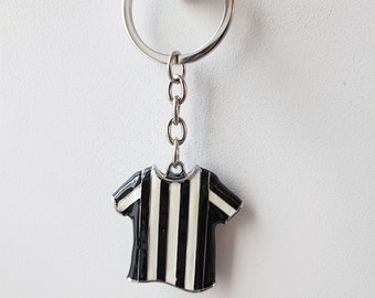 Black white jersey, football jersey key ring, alloy and enamel soccer jersey key chain, μεταλλικο μπρελοκ Παοκ