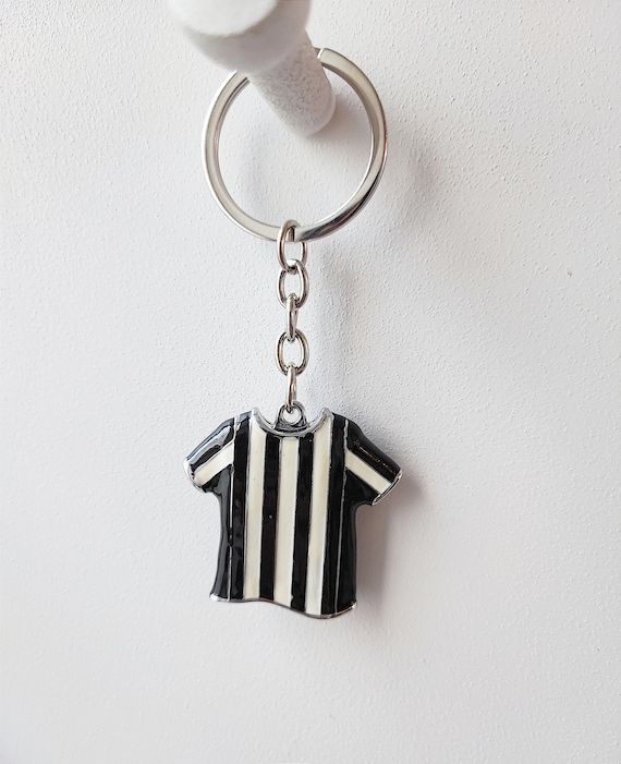 Black white jersey, football jersey key ring, alloy and enamel soccer jersey key chain, μεταλλικο μπρελοκ Παοκ