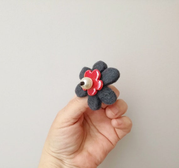 Red flower brooch, red grey flower felt brooch with faux pearl, unique, felt brooch with ceramic flower and white pearl, accent jewelry