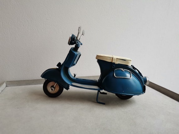 Blue Scooter Miniature, Vintage, Collectible, Italian Style Scooter, Tin,  Dark Blue Scooter Miniature, Blue Scooter Gift 