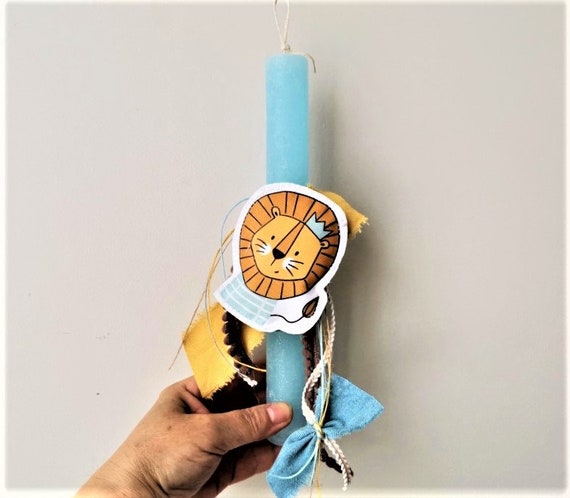 Lion Easter candle, short Easter candle with lion plush, blue Easter candle for boys and kids with cute, lion softie and ribbons