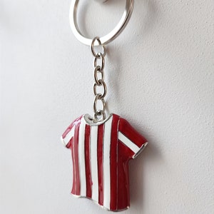 Red white jersey, football jersey key chain, alloy and enamel soccer jersey key ring, μεταλλικο μπρελοκ Ολυμπιακός image 7