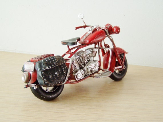 Miniatura de motocicleta roja, miniatura coleccionable retro de rojo, moto  vintage con alforjas negras en los laterales, regalo de moto boho -   España