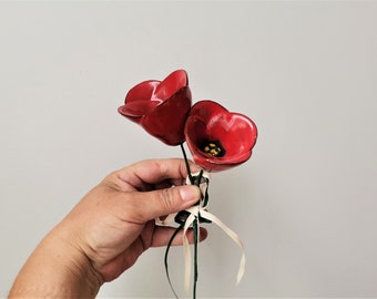 Two poppies bouquet, ceramic poppies bouquet, life size red poppies, ceramic poppies sculpture, red poppies decor